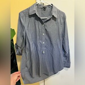 Ann Taylor Women’s Chambray Button Down Shirt – Size M